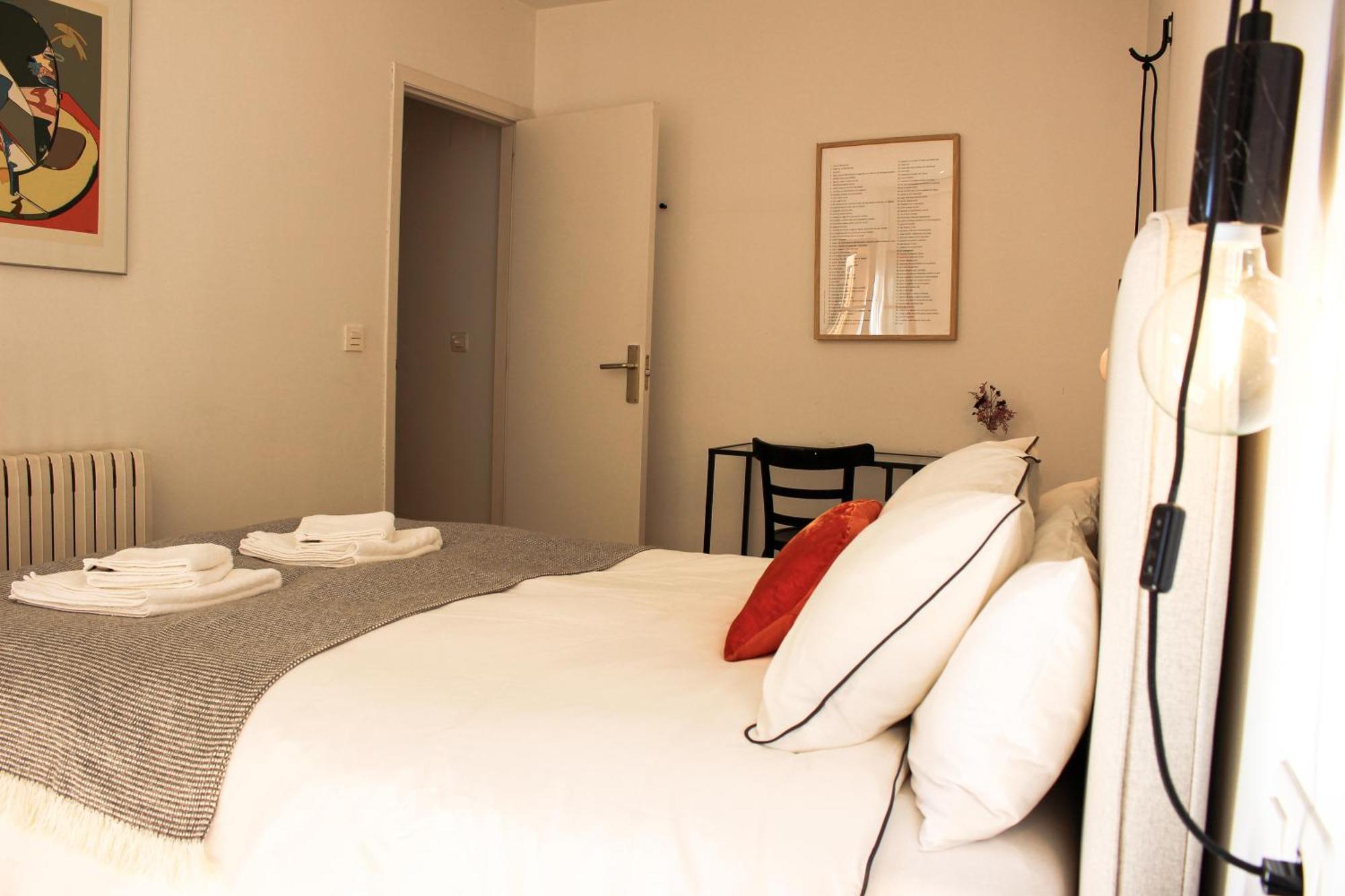 El 8 De Serranos - 1º - Casa Con Garaje เลออน ภายนอก รูปภาพ